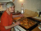 i v kuchyni měla paní Kučerová plné ruce práce - po kliknutí se zobrazí větší obrázek